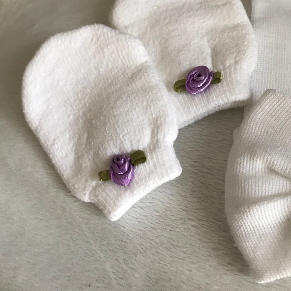 Deluxe Newborn Baby Girl 3 piece Bow Beanie Set - Picture 4 of 9